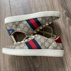 Gucci striped monogram sneakers size 34 size 5 US - true to women’s size 5